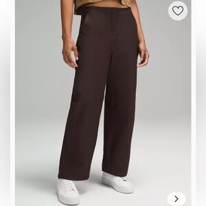 NWT Lululemon Relaxed Mid-Rise Cropped Utilitech Trouser Size 10 in Espresso